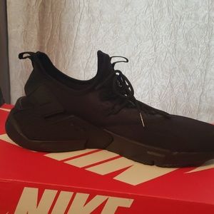 Nike Air Huarache Drift size 10.5